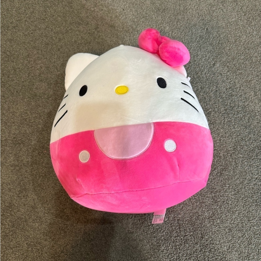 Hello Kitty Squishmallow​​​​​